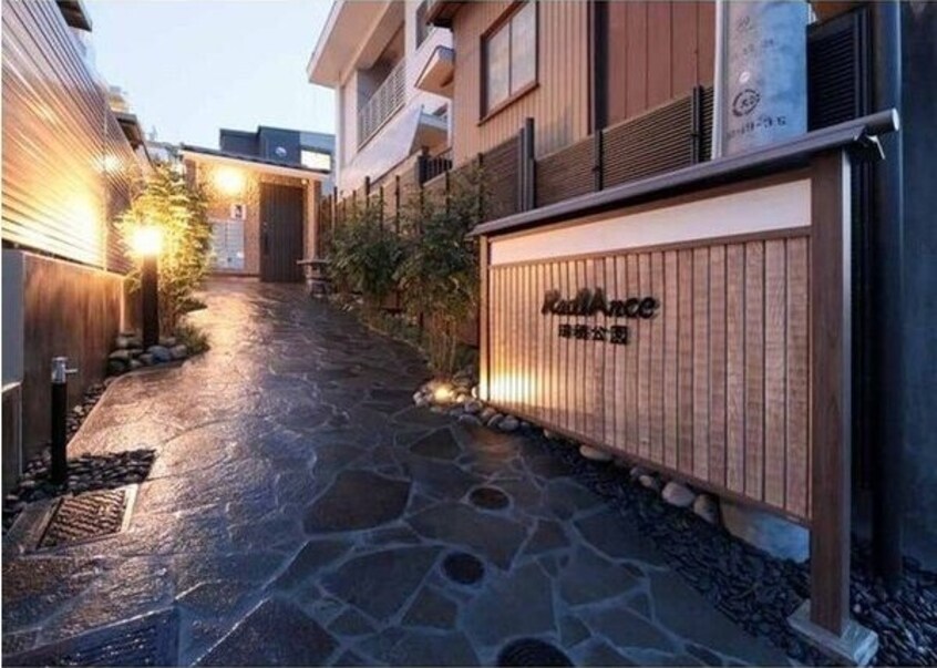 落ち着いたエントランスです RadIAnce瑞穂公園