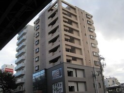 落ち着いた雰囲気の外観です