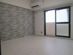 コンパクトで使いやすい洋室です