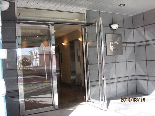 毎日通るエントランスはこのようになっています ハイトピア瑞穂