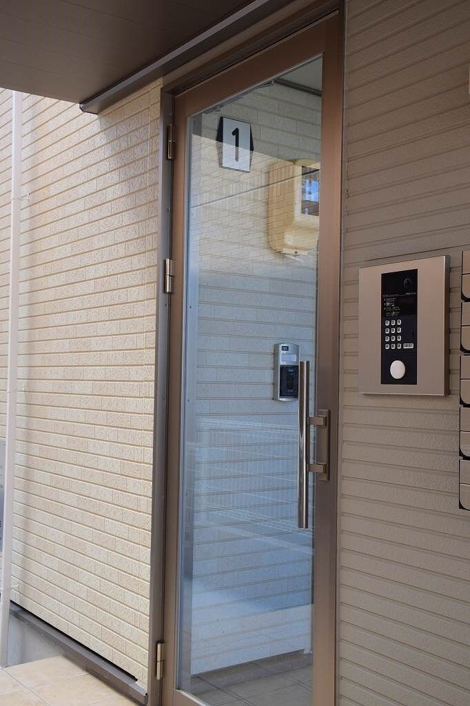 落ち着いたエントランスです エクレール南野