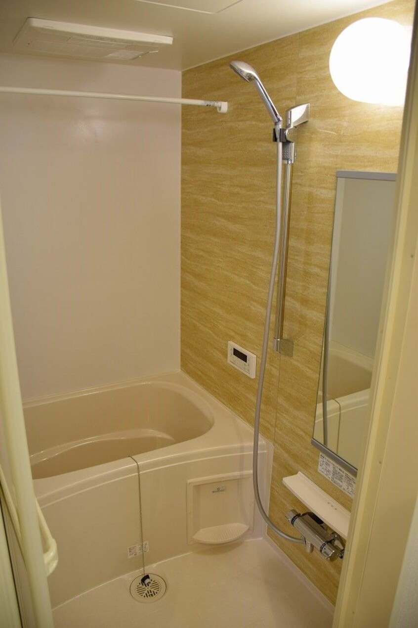 コンパクトで使いやすいお風呂です エクレール南野