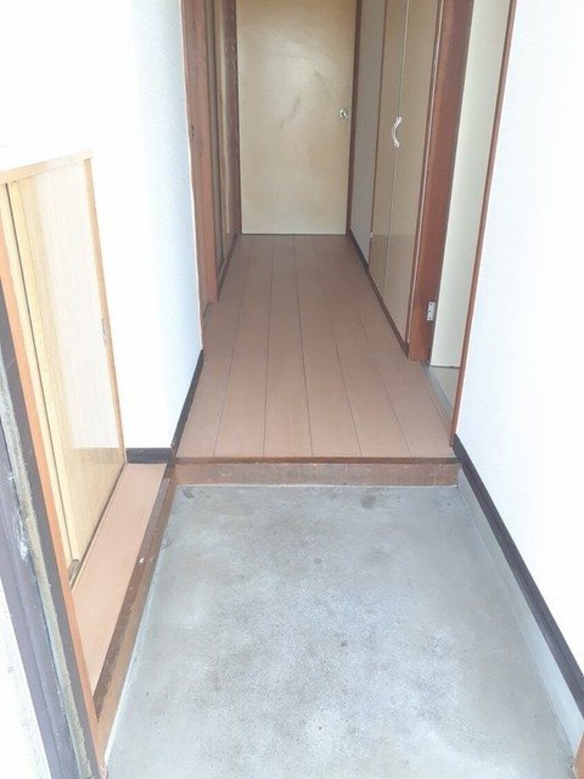 きれいな玄関です ブルージュ名和