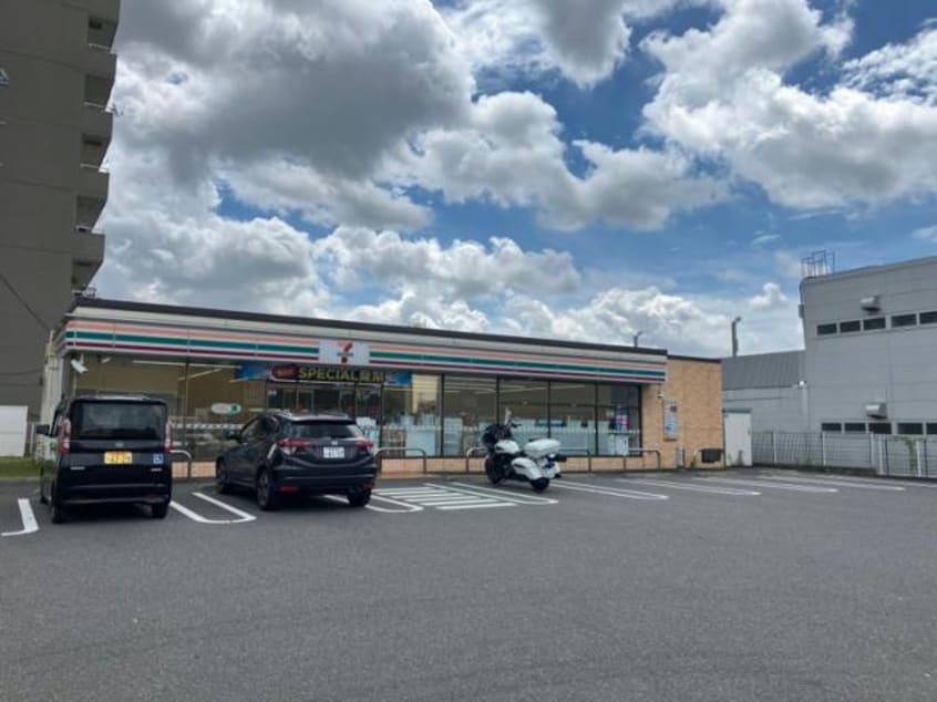セブンイレブン名古屋新川町2丁目店(コンビニ)まで373m カーサ千年