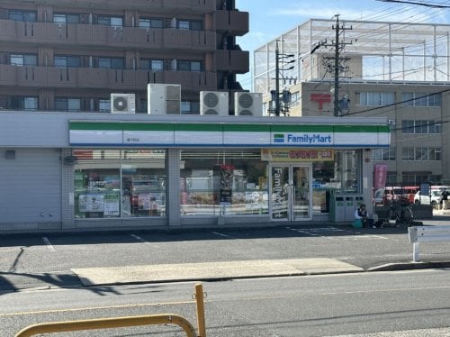 ファミリーマート 柵下町店(コンビニ)まで583m MODERATE(V)