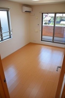 使いやすい居間です オレンジヒルズ論田Ａ