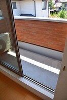 バルコニー付きです オレンジヒルズ論田Ａ