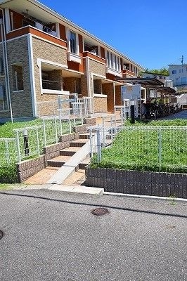  オレンジヒルズ論田Ａ