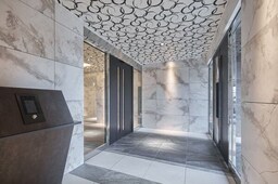 ゆとりのあるエントランスです