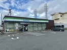 ファミリーマート 笠寺駅前店(コンビニ)まで475m コーポ鏡