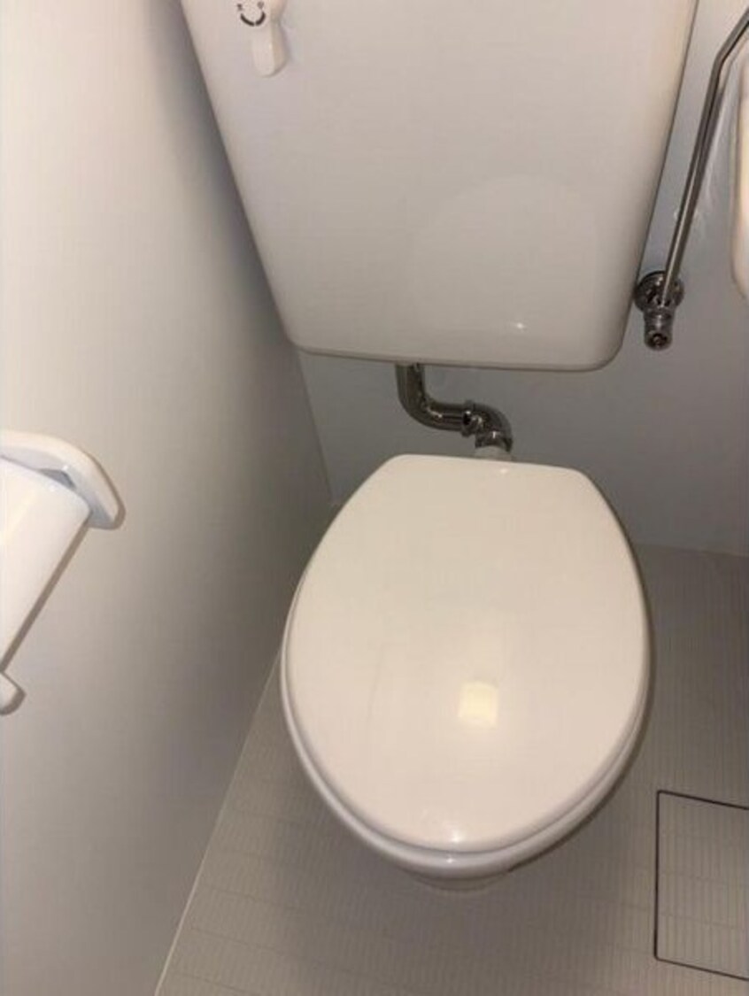 ゆったりとした空間のトイレです ハイツヤマギワ