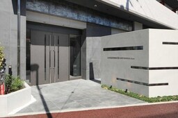 清潔なエントランスです