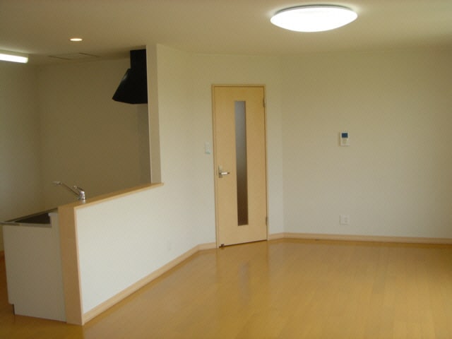 ﾘﾋﾞﾝｸﾞ 文苑３－４８－１１テラスハウス