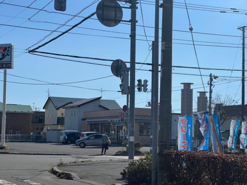 セブンイレブン釧路文苑1丁目店(コンビニ)まで735m カーサ文苑Ａ号館