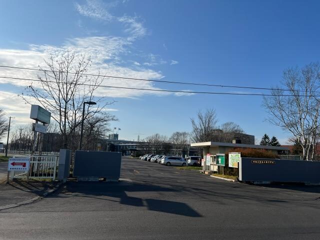 釧路工業高等専門学校図書館(図書館)まで1100m エーコー大楽毛Ａ