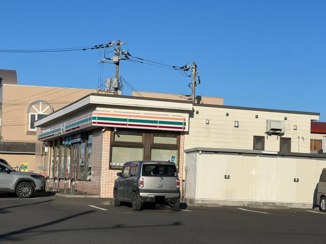セブンイレブン釧路町東陽大通店(コンビニ)まで407m レジデンス東陽