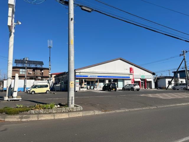 ローソン釧路愛国東店(コンビニ)まで244m ホワイトガーデン