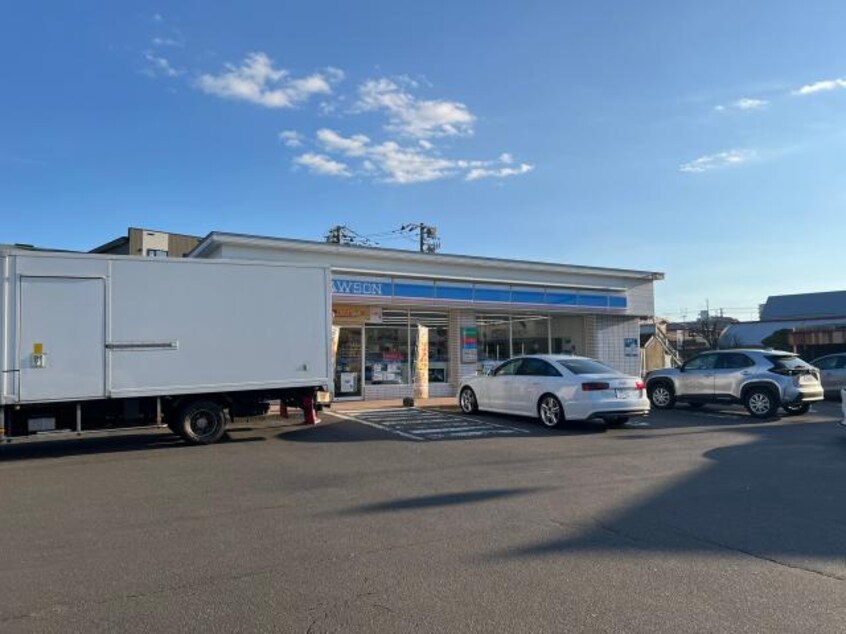 ローソン釧路柳町店(コンビニ)まで626m ワンルームハイツ