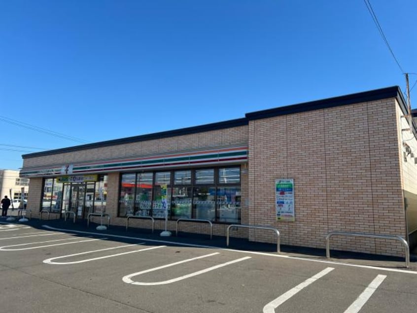 セブンイレブン釧路愛国北園通店(コンビニ)まで70m エレガンスＮＹパレス
