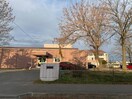 釧路市立愛国小学校(小学校)まで497m ＴＲＡＤ　ＯＮＥ