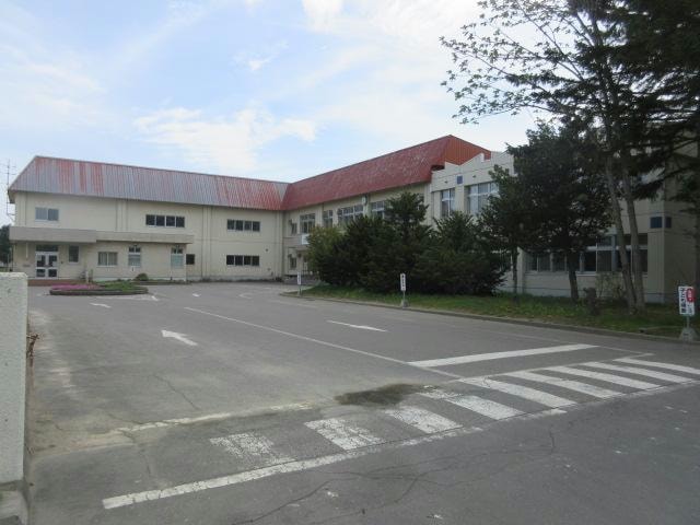 幕別町立札内北小学校(小学校)まで743m （仮）TOWN札内新北町