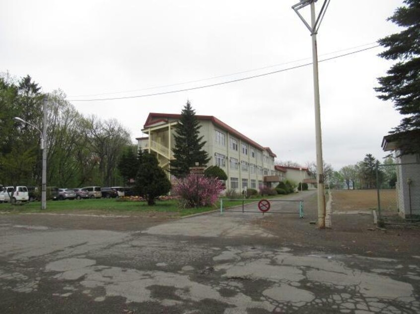 帯広市立稲田小学校(小学校)まで1696m 根室本線・花咲線/帯広駅 徒歩40分 1階 建築中