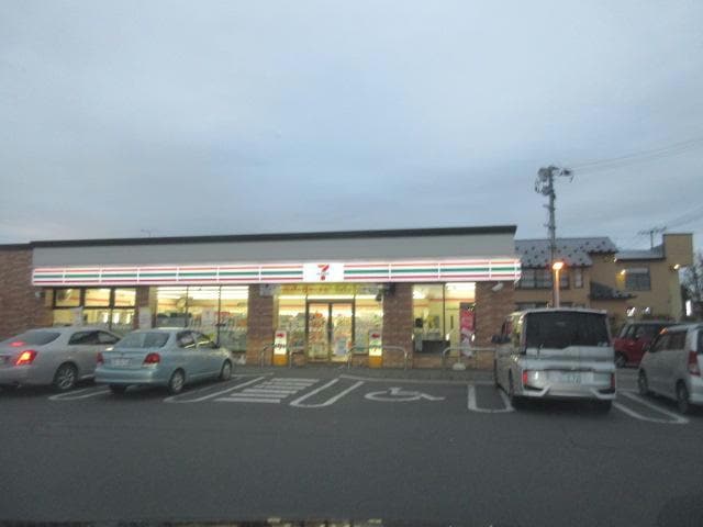セブンイレブン帯広青葉通店(コンビニ)まで168m エスレイアⅠ