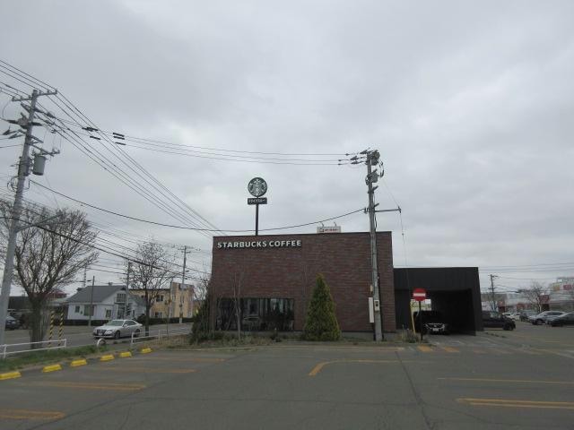 スターバックスコーヒー帯広稲田店(その他飲食（ファミレスなど）)まで519m シェソワ