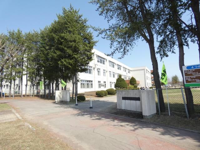 帯広市立花園小学校(小学校)まで835m ロイヤルハイツ