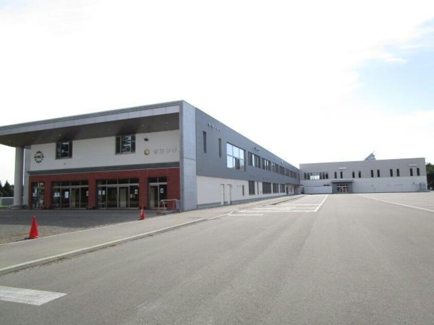 音更町立音更中学校(中学校/中等教育学校)まで1550m ふれあいマンション花園