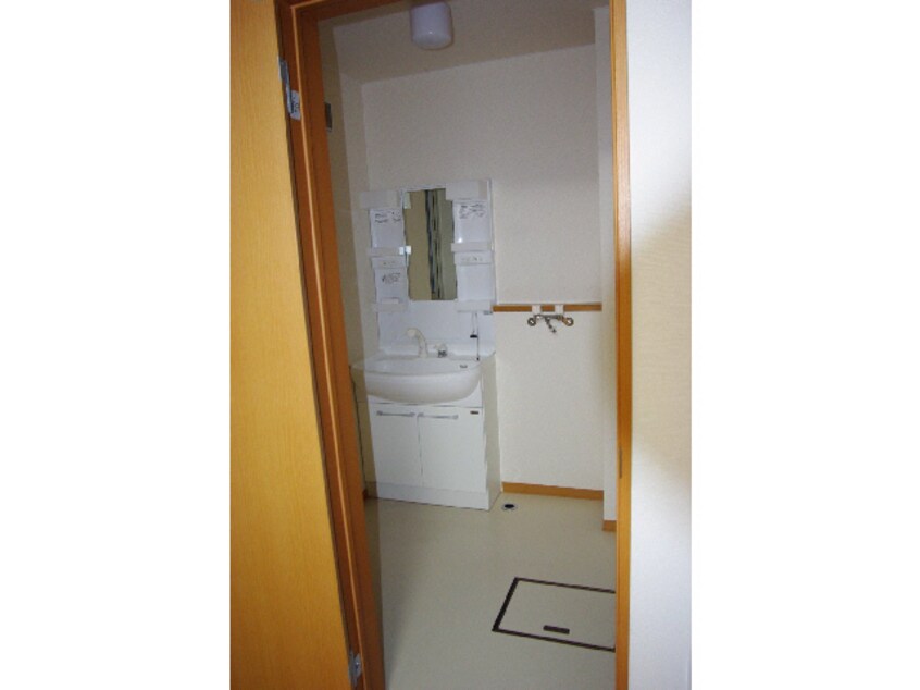  ユトリロ鳳乃舞B棟