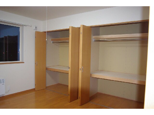  ユトリロ鳳乃舞B棟