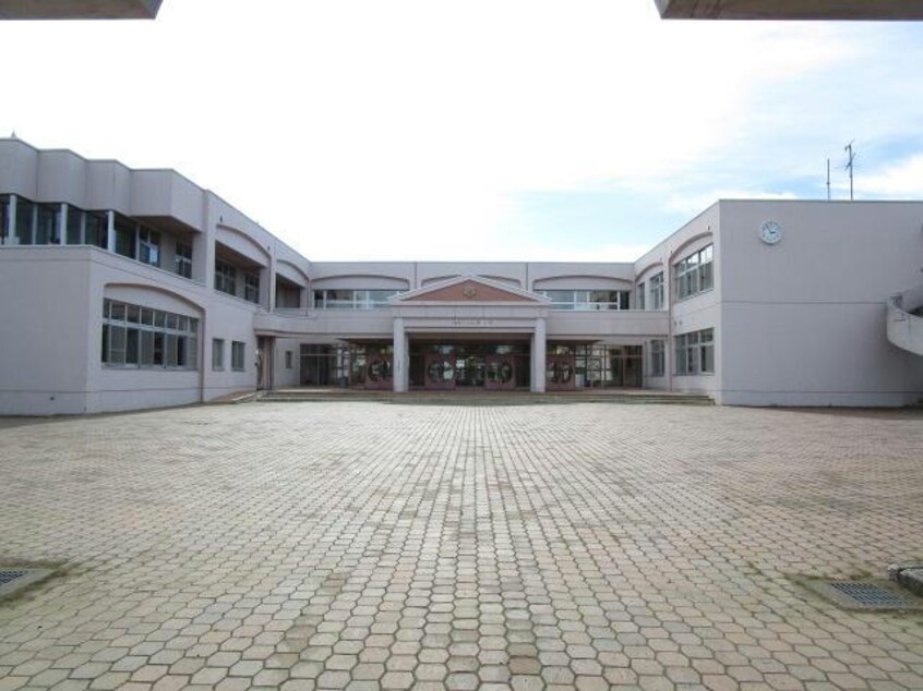 音更町立下音更小学校(小学校)まで899m シュガータウンⅡ