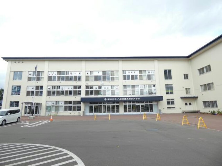 帯広市立大空学園義務教育学校(中学校/中等教育学校)まで817m 大空6丁目リースハウス