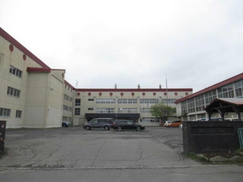 帯広市立南町中学校(中学校/中等教育学校)まで1329m フォーレストインみなみ野③