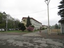 帯広市立稲田小学校(小学校)まで1505m Door