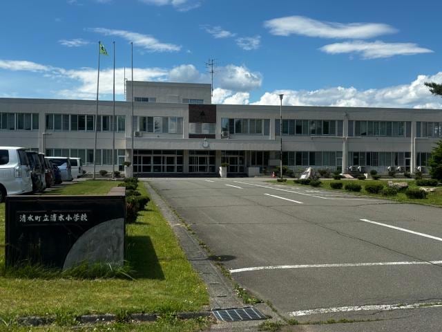 清水町立清水小学校(小学校)まで1987m オーブ・Ⅲ