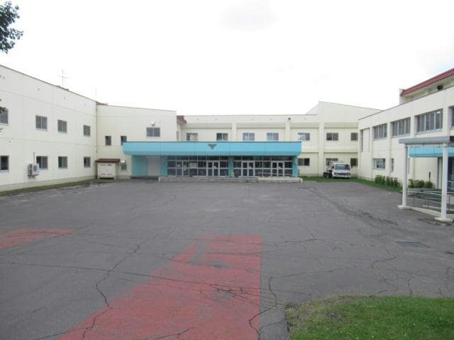 芽室町立芽室南小学校(小学校)まで2021m ドリームシャトー