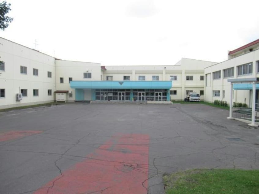 芽室町立芽室南小学校(小学校)まで2021m ドリームシャトー
