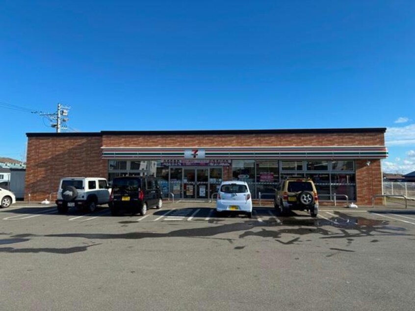 セブンイレブン釧路白樺台店(コンビニ)まで1102m 桜ヶ岡6-14-5貸家