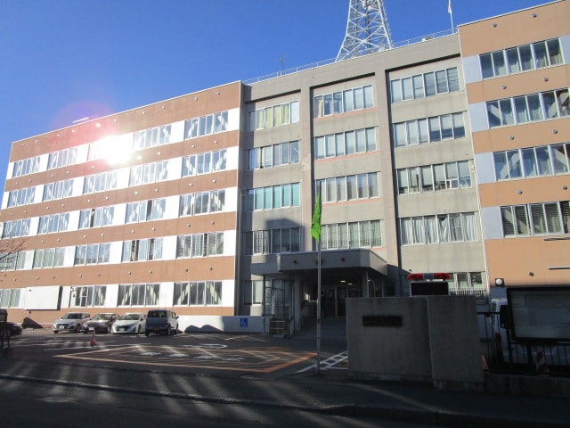 釧路警察署(警察署/交番)まで1694m ユーハイツ