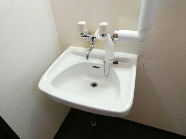  三共ユタカビル