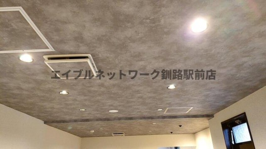  サンプラザビル