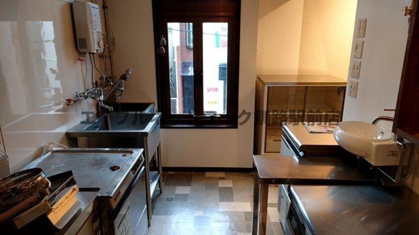  サンプラザビル