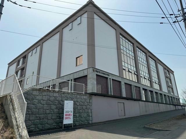 釧路市立釧路小学校(小学校)まで1188m メゾンド千田Ａ
