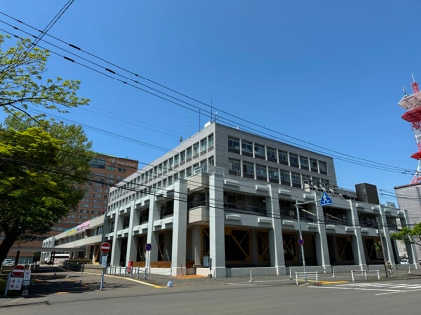 釧路市役所(役所)まで609m グラン釧路