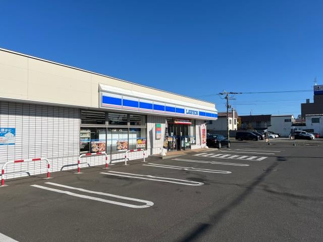 ローソン釧路新橋大通店(コンビニ)まで326m アーバン暁