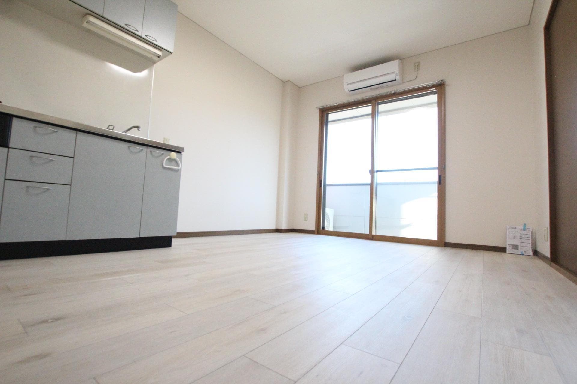  ファミール荏名