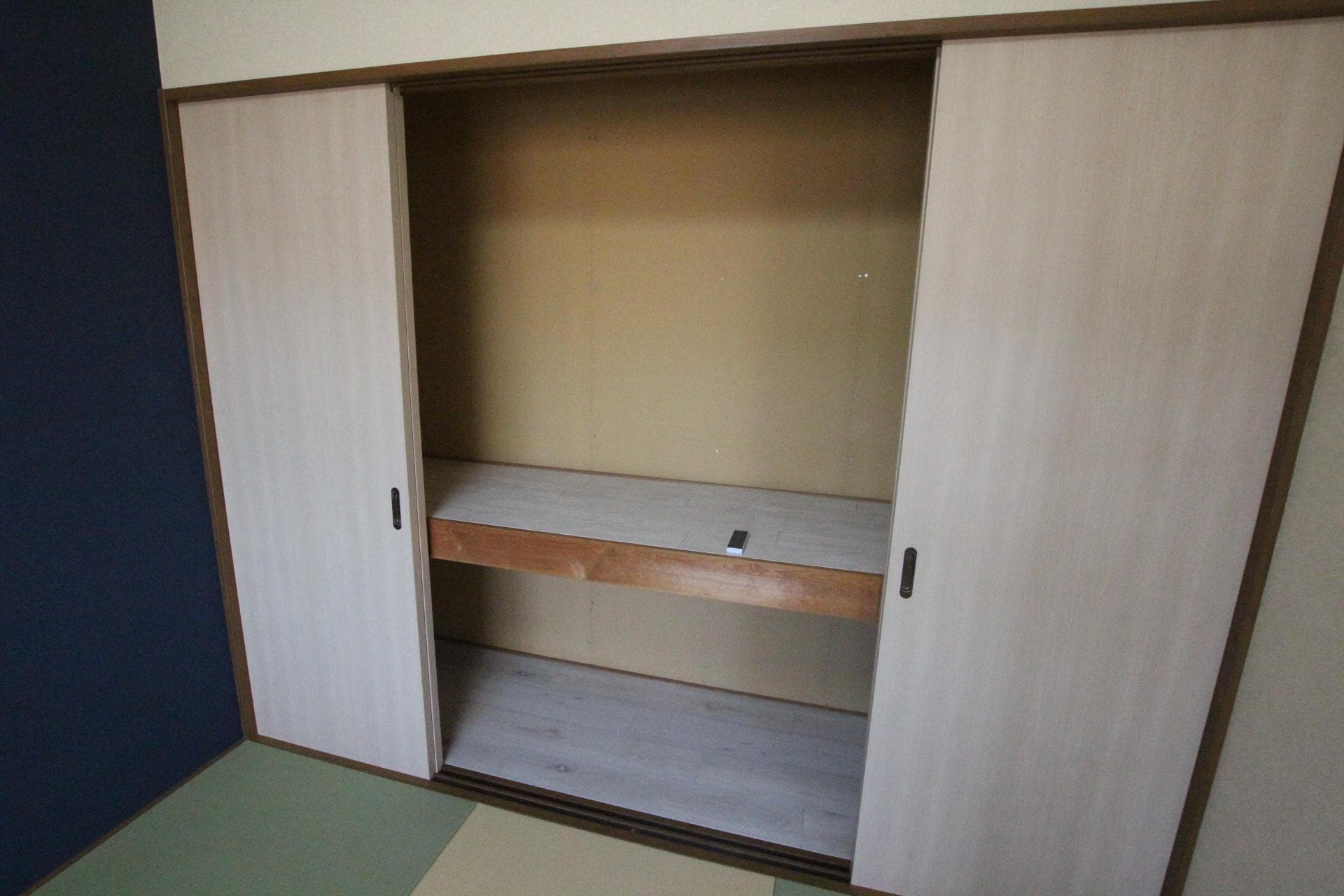  ファミール荏名