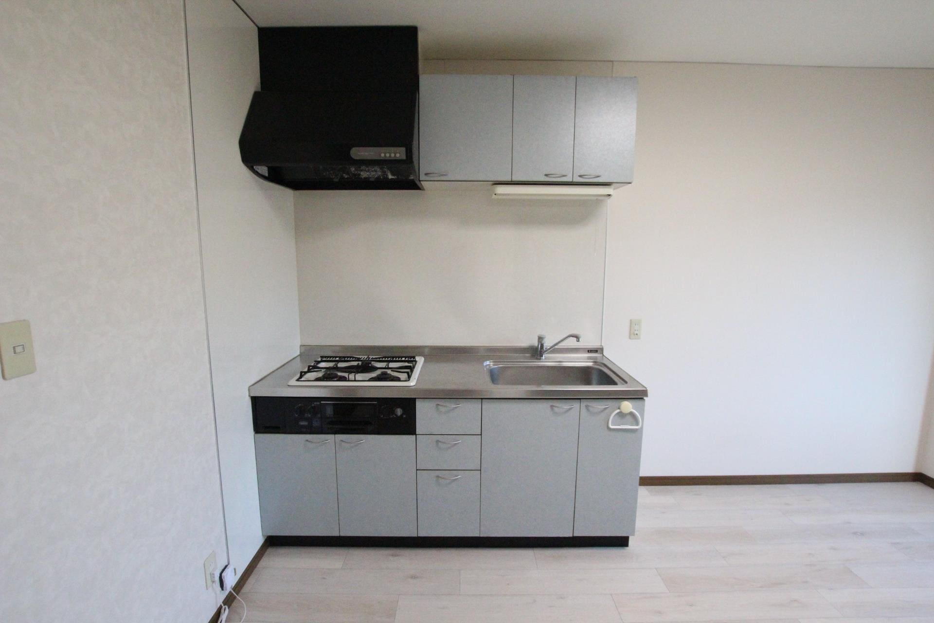  ファミール荏名